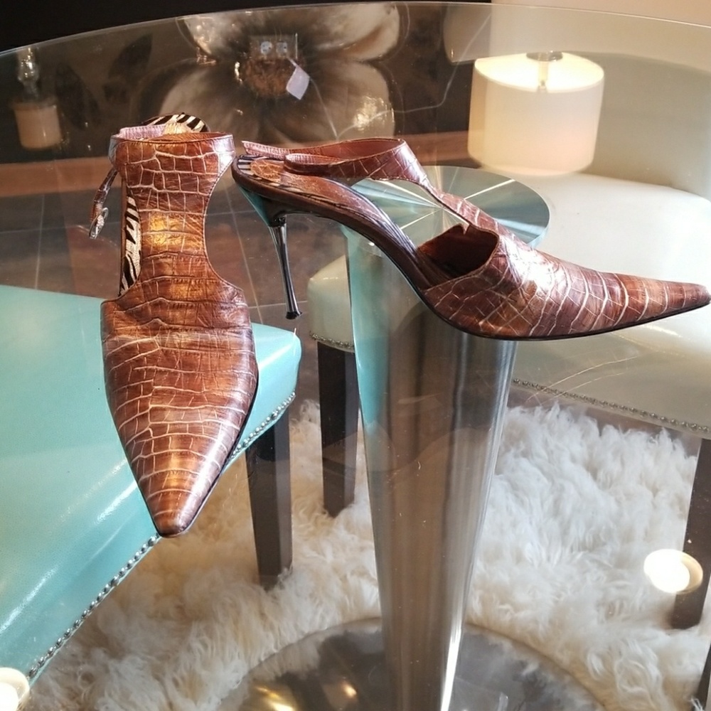 Mock reptile slingback